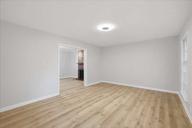 Building Photo - Spacious Colonial with Prime Location & Versatile Layout!