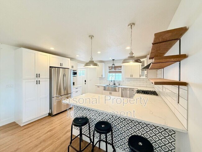 Building Photo - 1335 I St