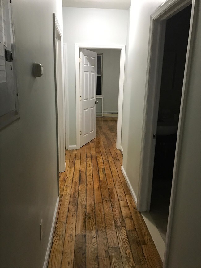 Foto del edificio - 511 E 183rd St