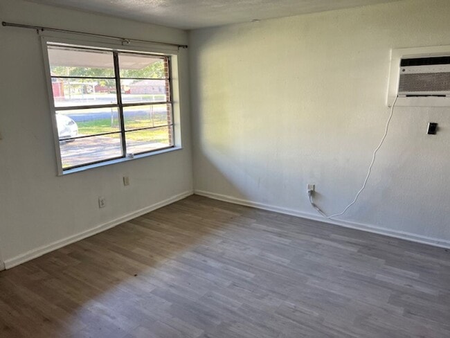 Building Photo - 3 bedroom rental