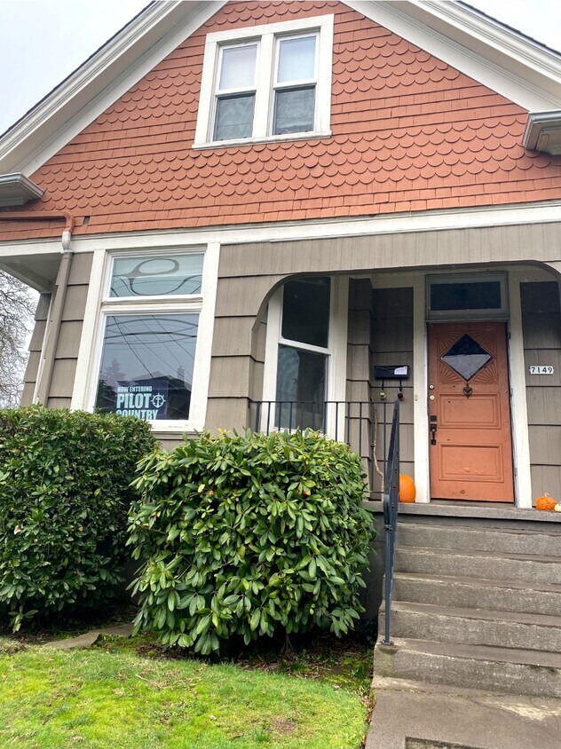 Foto principal - 7149 N Fiske Ave