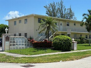 Building Photo - 1301 N 12th Ct