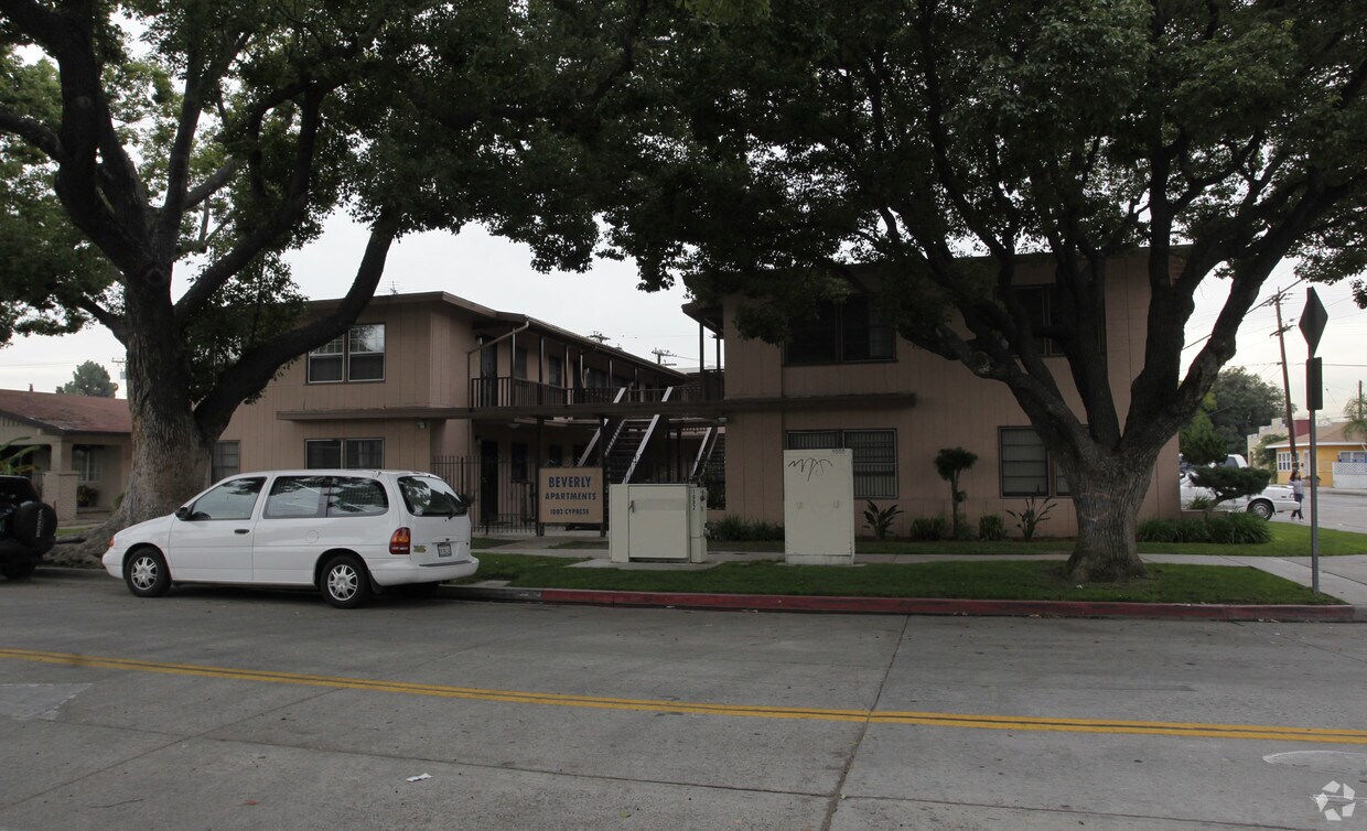 Foto del edificio - Beverly Apartment