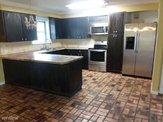 Building Photo - 3 br, 2 bath House - 214 Fisher Rd