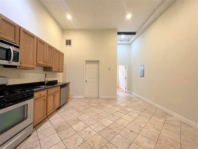 Foto del edificio - 62 Pleasant St