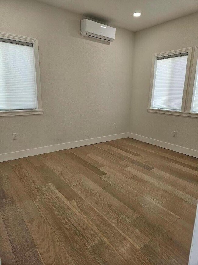 Foto del edificio - 1052 Springfield Dr