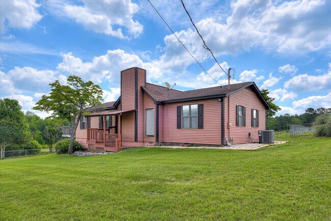 Building Photo - 717 Redds Branch Rd