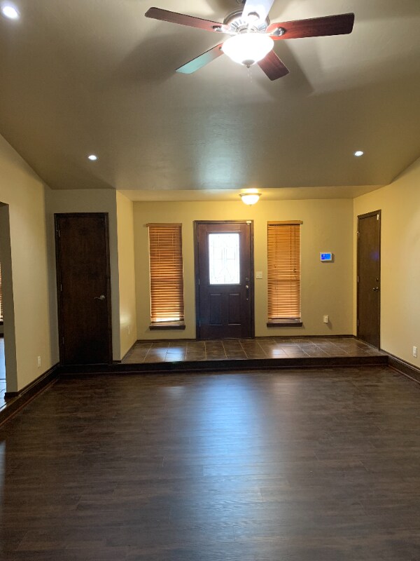 Building Photo - 10816 Bayberry Dr