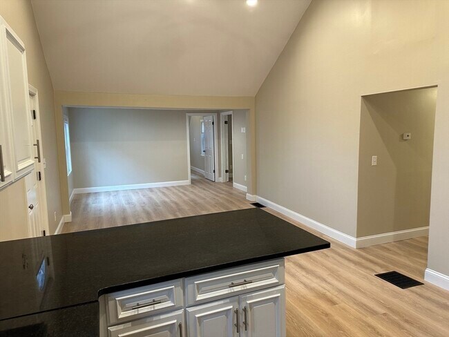 Foto del edificio - 359 Mansfield St