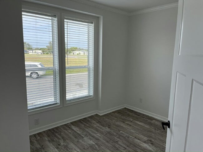 Building Photo - 7812 Cameo Ln