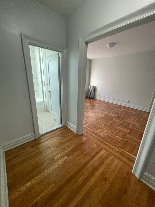 Building Photo - 257 Grant Ave