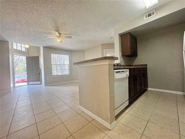 Building Photo - 401 Fountainhead Cir