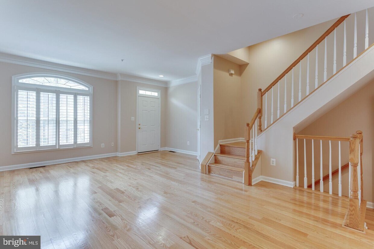 1495 Northern Neck Dr, Vienna, VA 22182 Townhome Rentals in Vienna VA