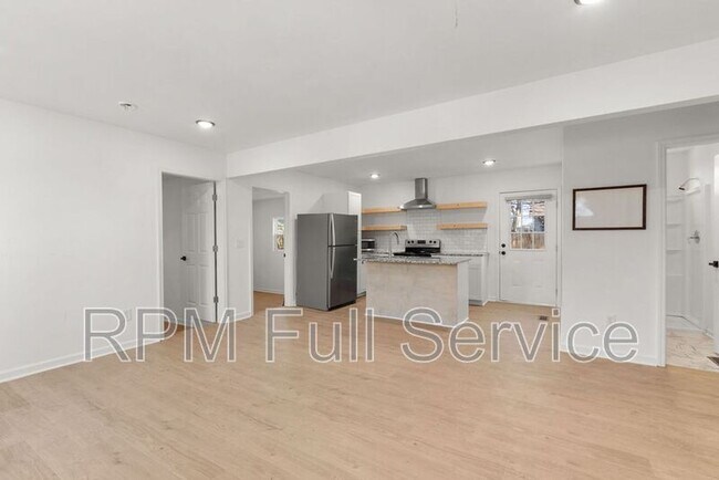 Foto del edificio - 2134 25th Ave N