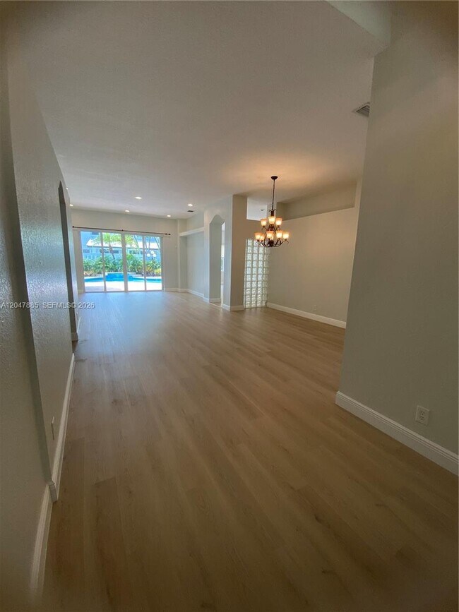 Foto del edificio - 628 SW 168th Terrace