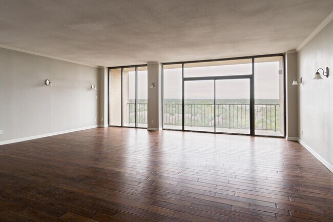 Foto del edificio - 5200 Keller Springs Rd