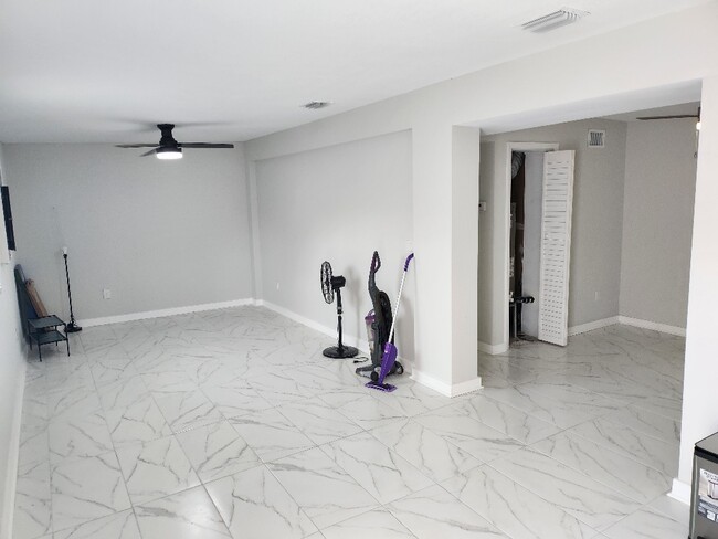 Foto del edificio - 4500 3rd Ave S