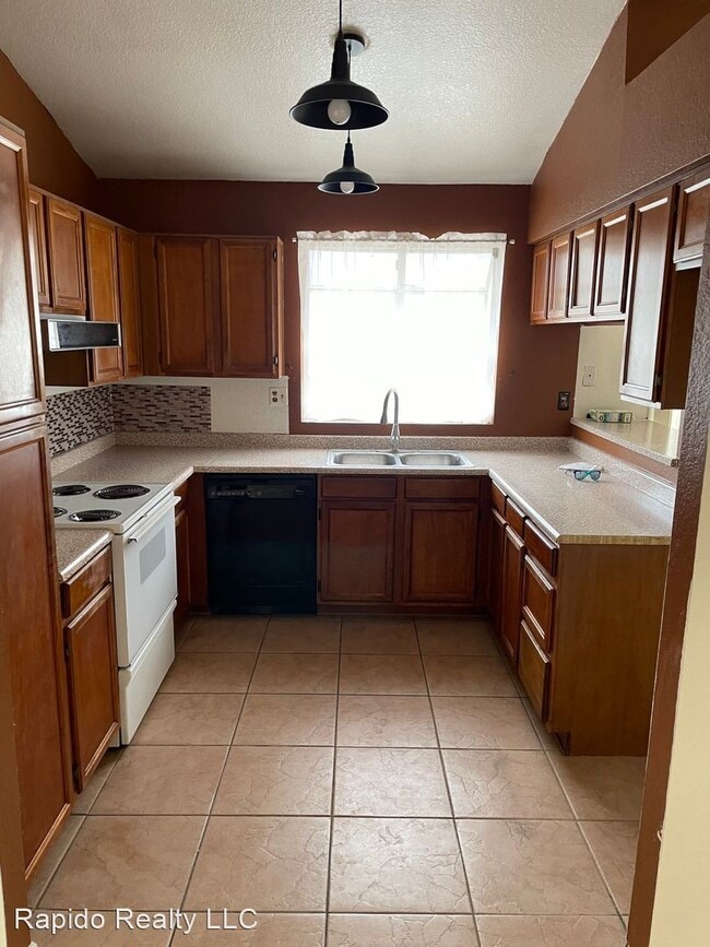 Foto del edificio - 3 br, 2 bath House - 5540 W Shangri La Rd