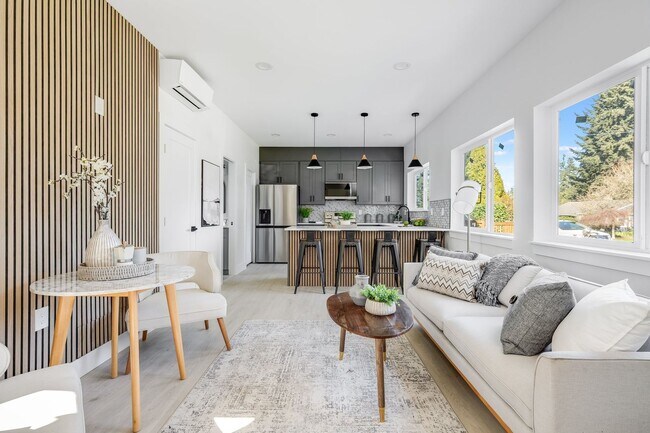 Building Photo - Beautiful Brand New 2bed 2.5bath Seattle H...