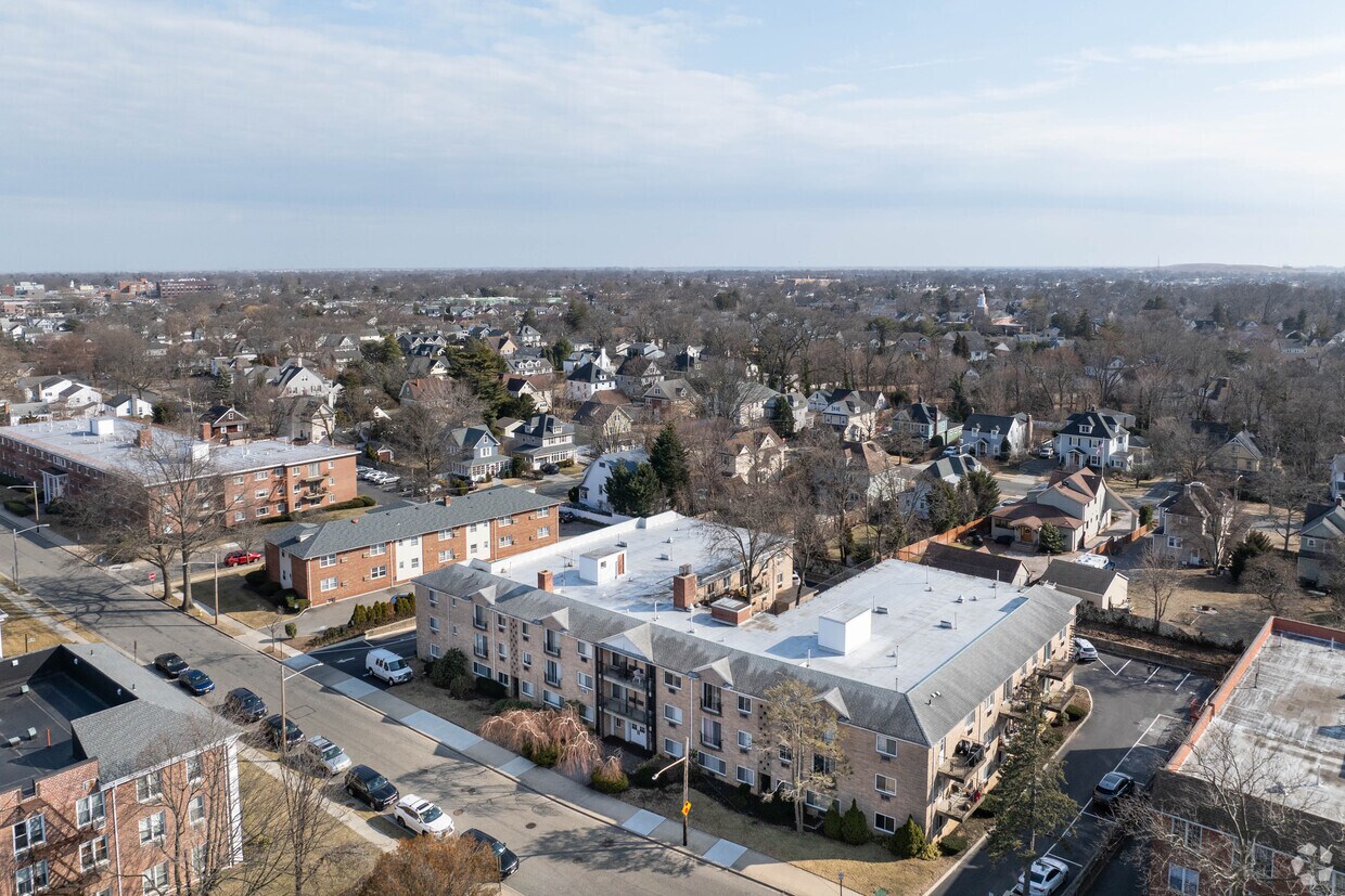 Foto aérea - 50 Lenox Rd