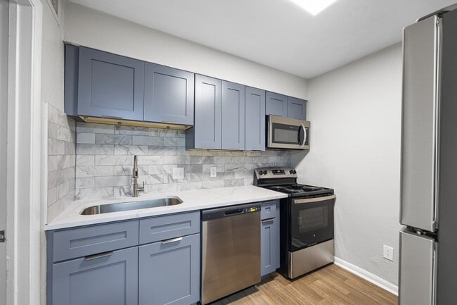 Building Photo - Dunwoody Glen