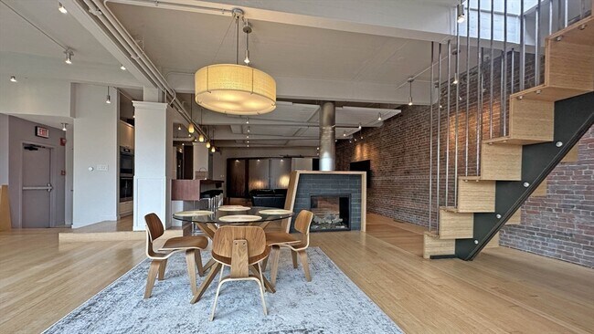 Foto del edificio - 90 N Washington St