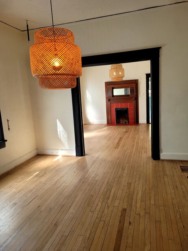 Foto del edificio - 1952 Court Ave