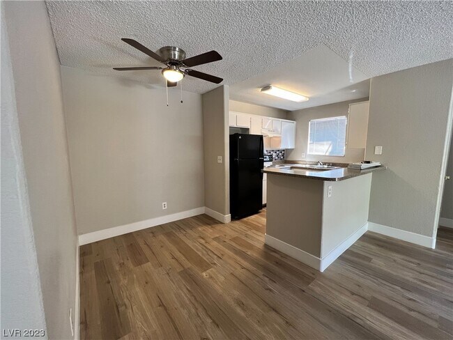 Foto del edificio - 2989 Juniper Hills Blvd