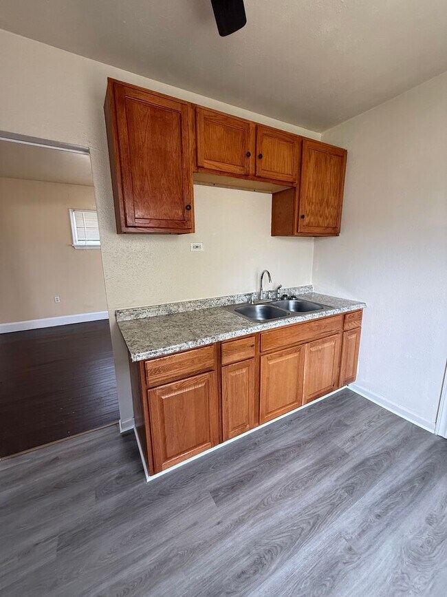 Foto del edificio - 4bd Single Collinwood Water/Sewer Included Section 8 MOVE-IN SPECIAL FOR PERMANENT VOUCHERS