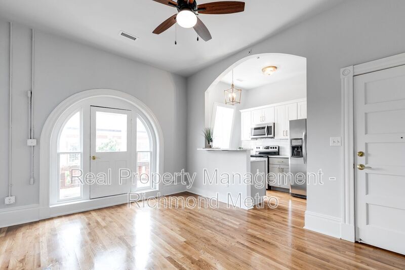 Primary Photo - 1302 Floyd Ave