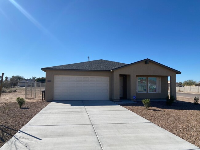 Building Photo - Newer Build 4 Bed/2 Bath In Arizona City