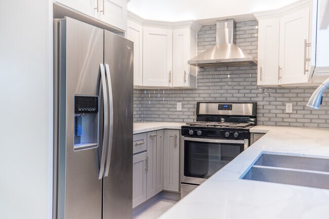 Building Photo - 1206 9th St