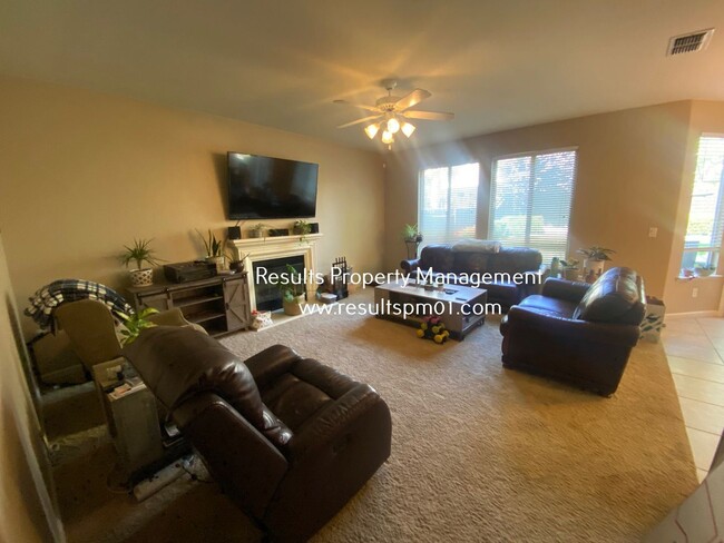 Building Photo - 4 br, 3 bath House - 1734 Pico Rivera Dr
