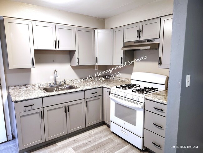 Building Photo - 2051 Broadhead Fording Rd