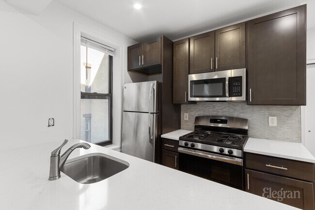 Foto del edificio - 640 Carroll St