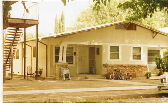 Primary Photo - Downtown Tracy Apartments