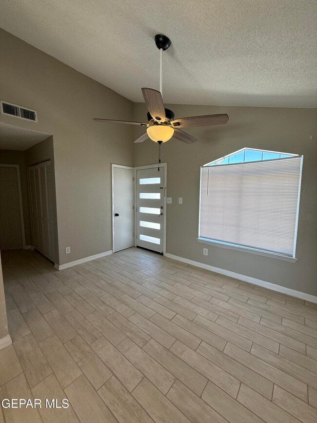 Building Photo - 9128 Bur Oak Cir