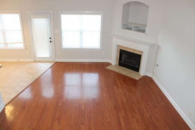 Building Photo - 1212 Woodland Manor Blvd