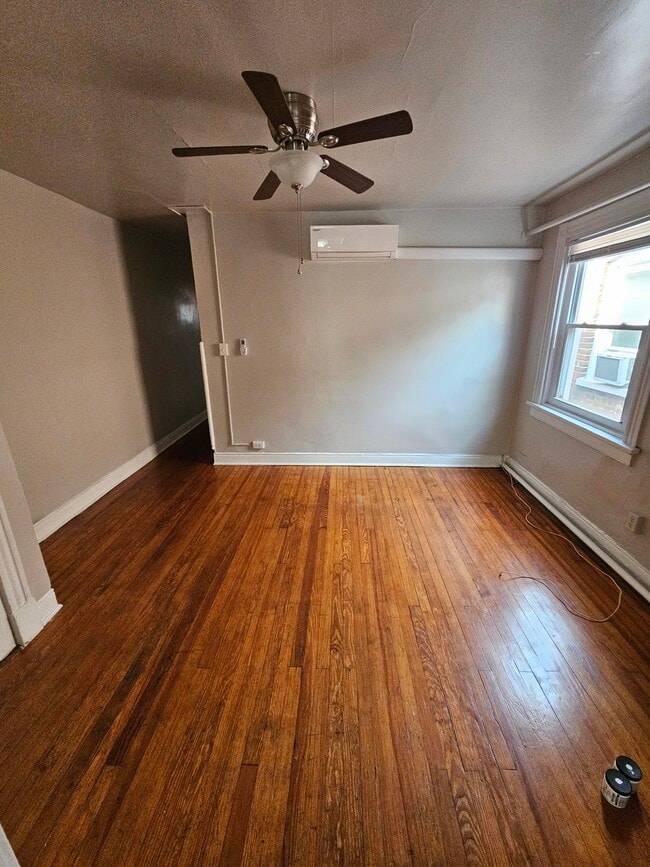 Building Photo - 3143 Ellwood Ave