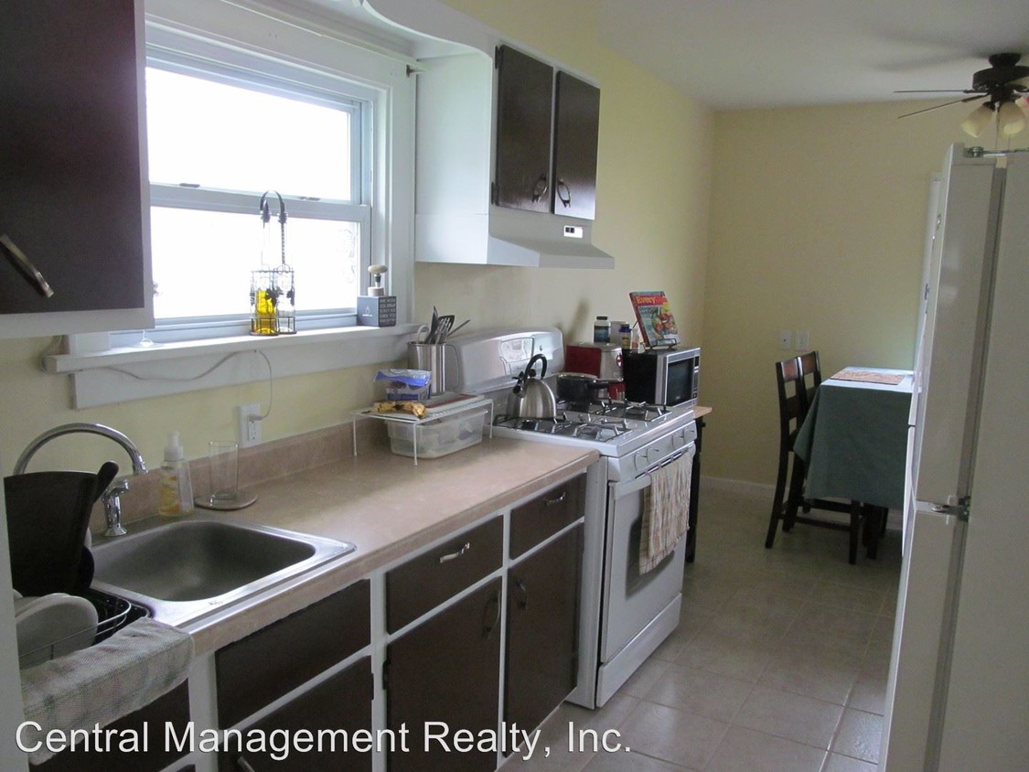 Primary Photo - 1213 S 32nd St