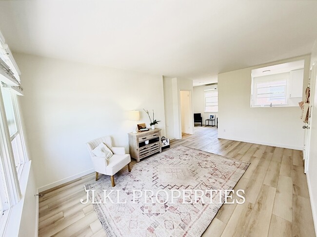 Foto del edificio - 3088 Meade Ave