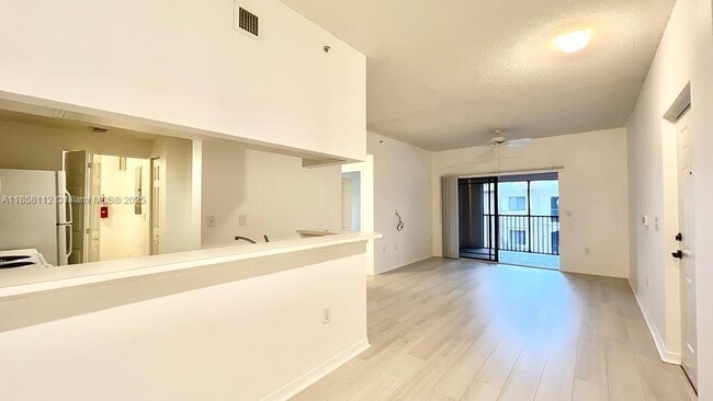 Building Photo - 3021 Alcazar Pl