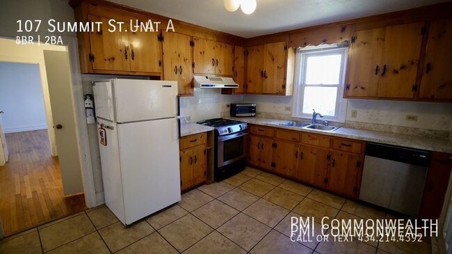 Building Photo - 3 Bed / 2 Bath Multiplex (Available 7/10/24)