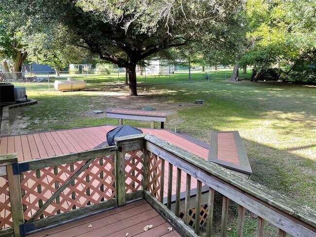 Foto del edificio - 611 Timber Bay Dr