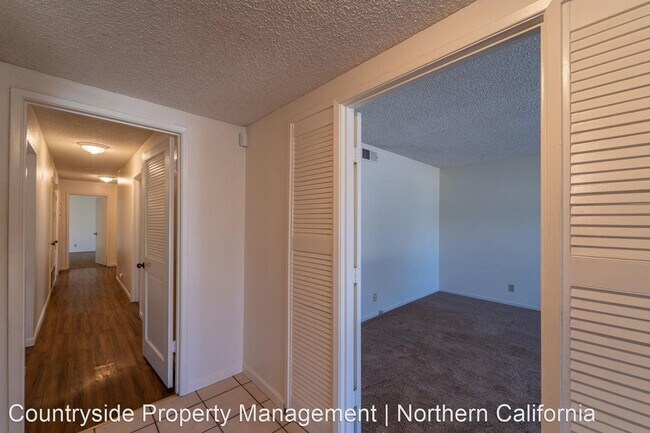 Foto del edificio - 4 br, 2 bath House - 2946 Lakewood Court
