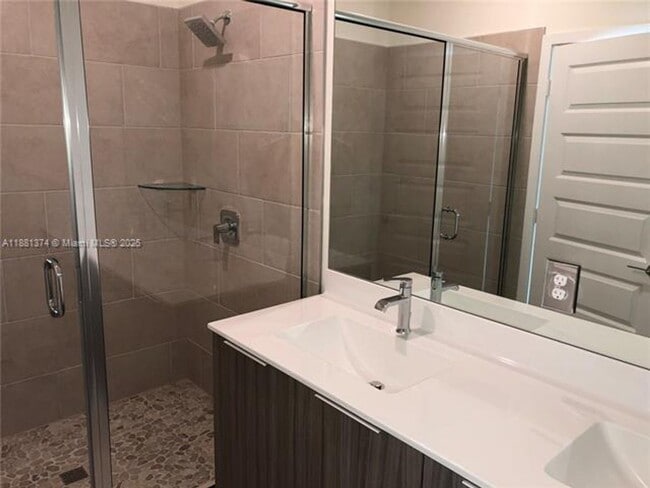 Foto del edificio - 4937 NW 84th Ave