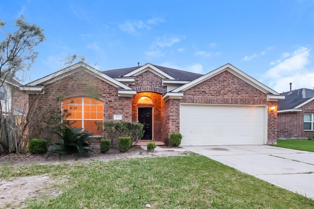 Primary Photo - 3211 Quail Run Dr