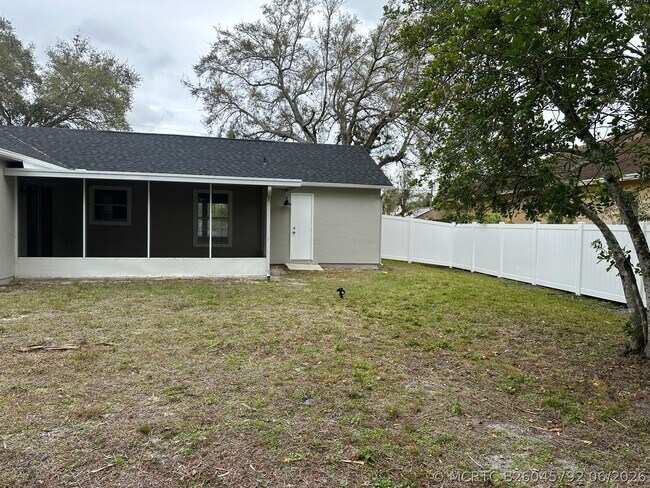Building Photo - 2150 SW Biella Ave