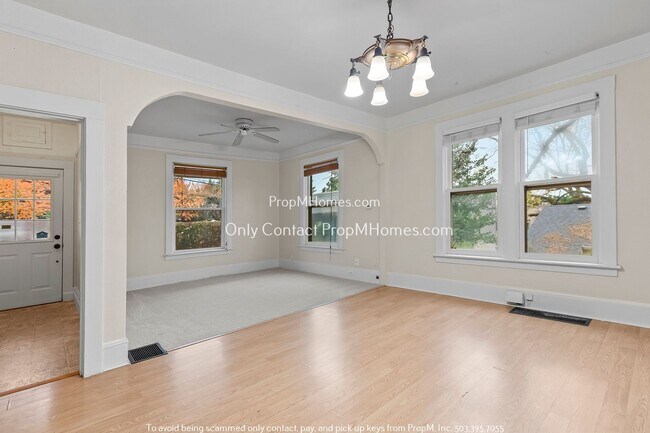 Building Photo - 6315 E Burnside St