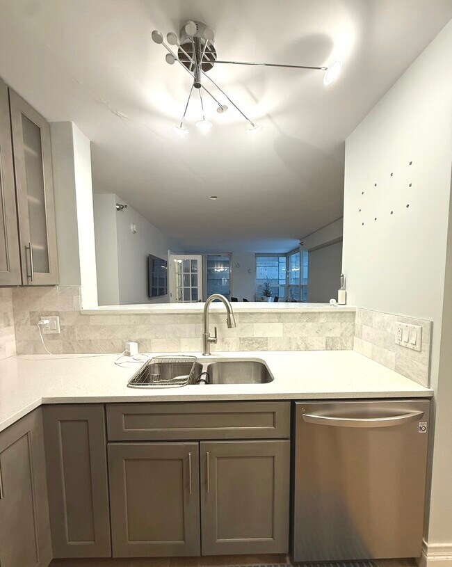 Foto del edificio - 345 N La Salle Dr